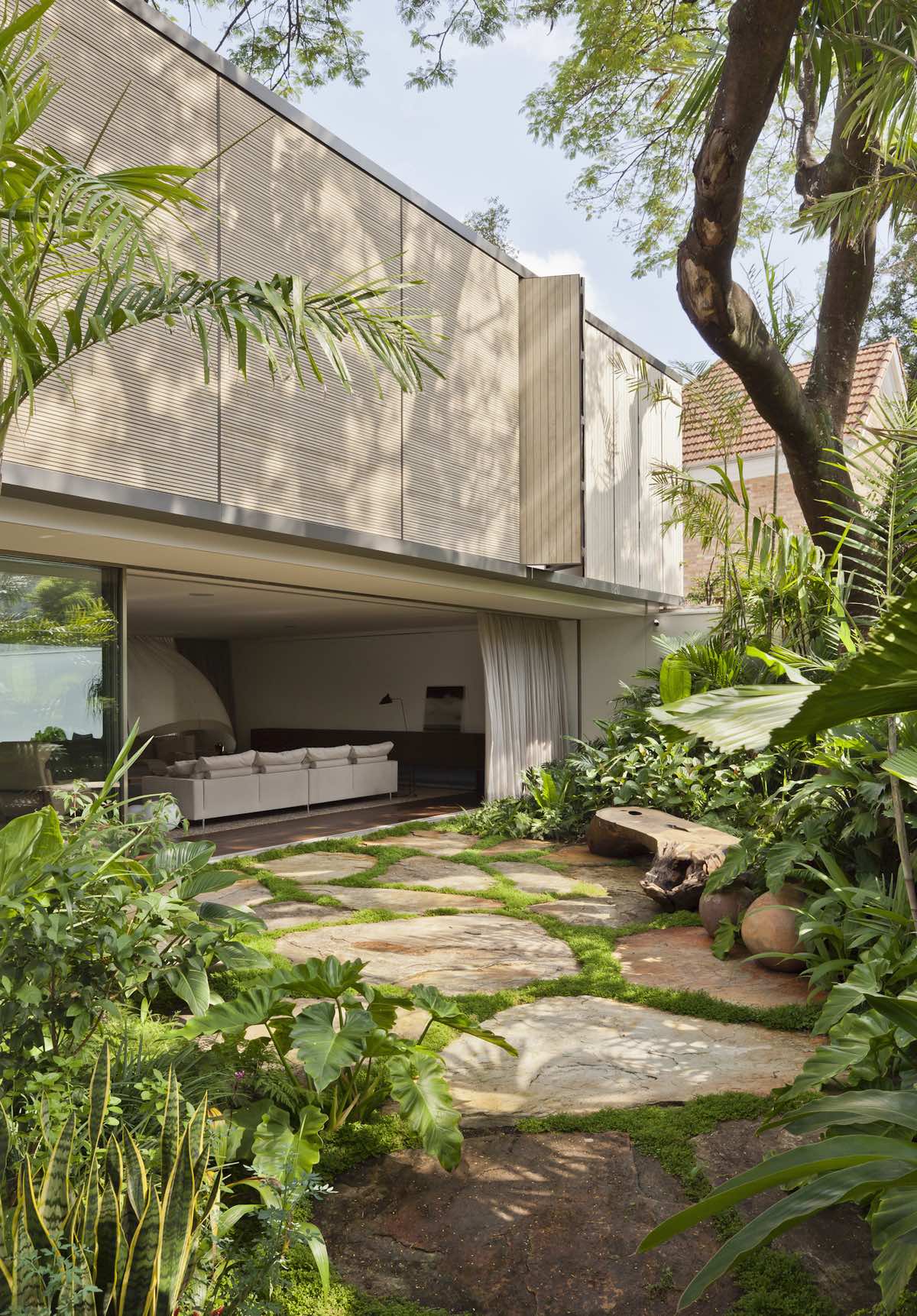 Belgica House designed by AMZ Arquitetos|Houses