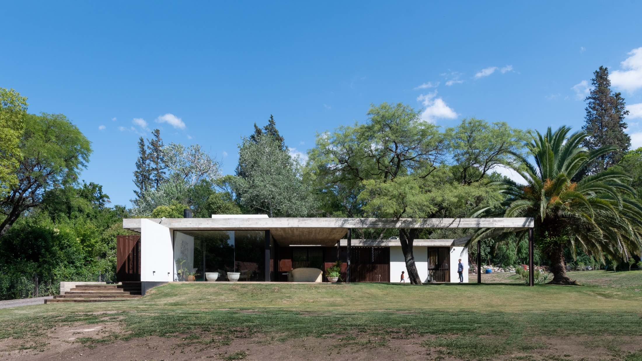 casa plc in cordoba argentina designed concrete houses