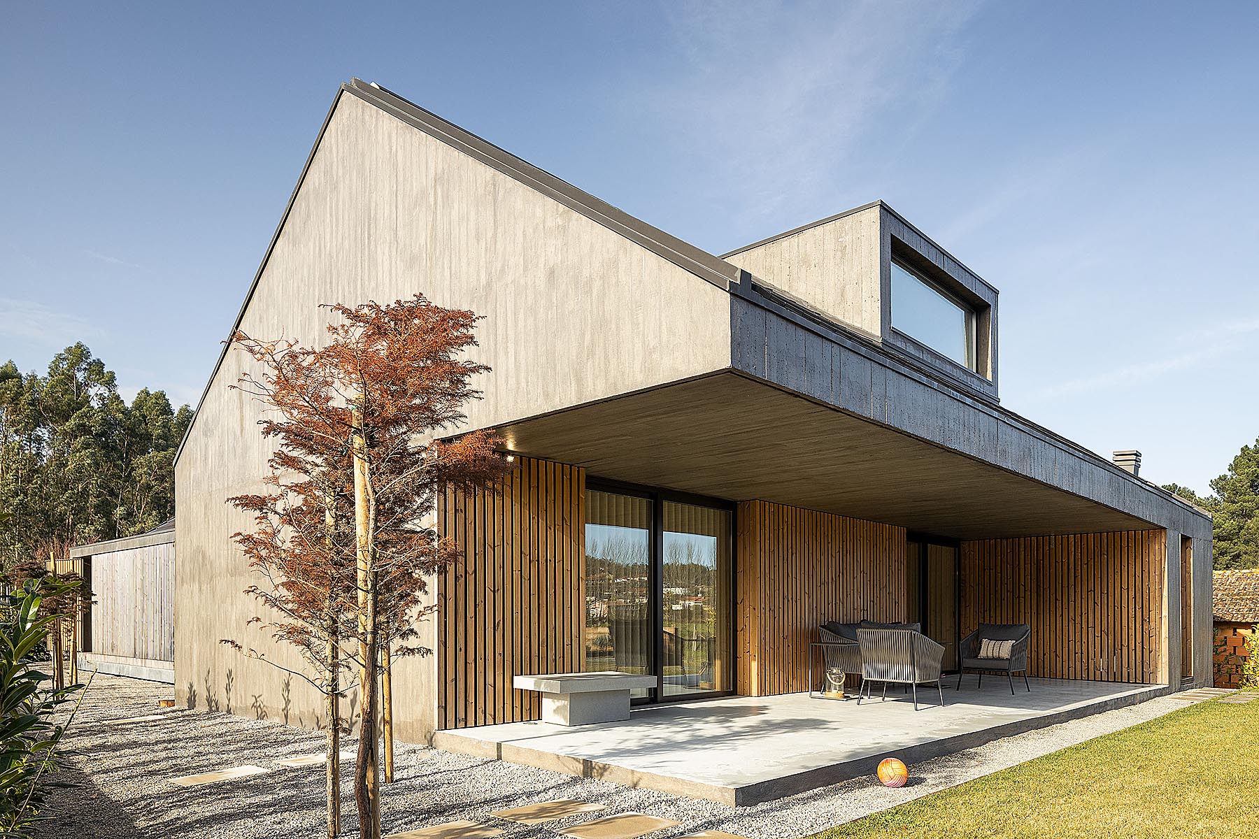 CG House in Arrifana, Portugal by Pedro Henrique Arquiteto