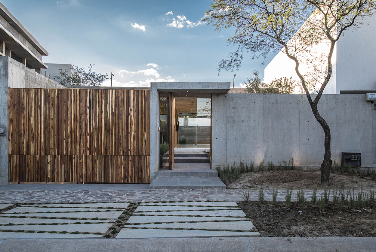 GP House in León, Mexico by Taller5 Arqu|Concrete Houses