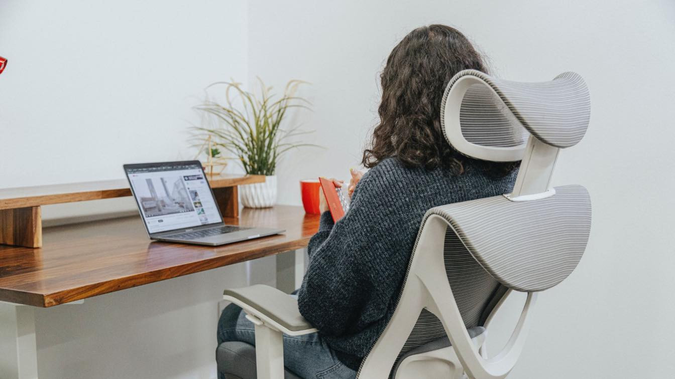 Tips to Make Your Office More Ergonomic|Articles