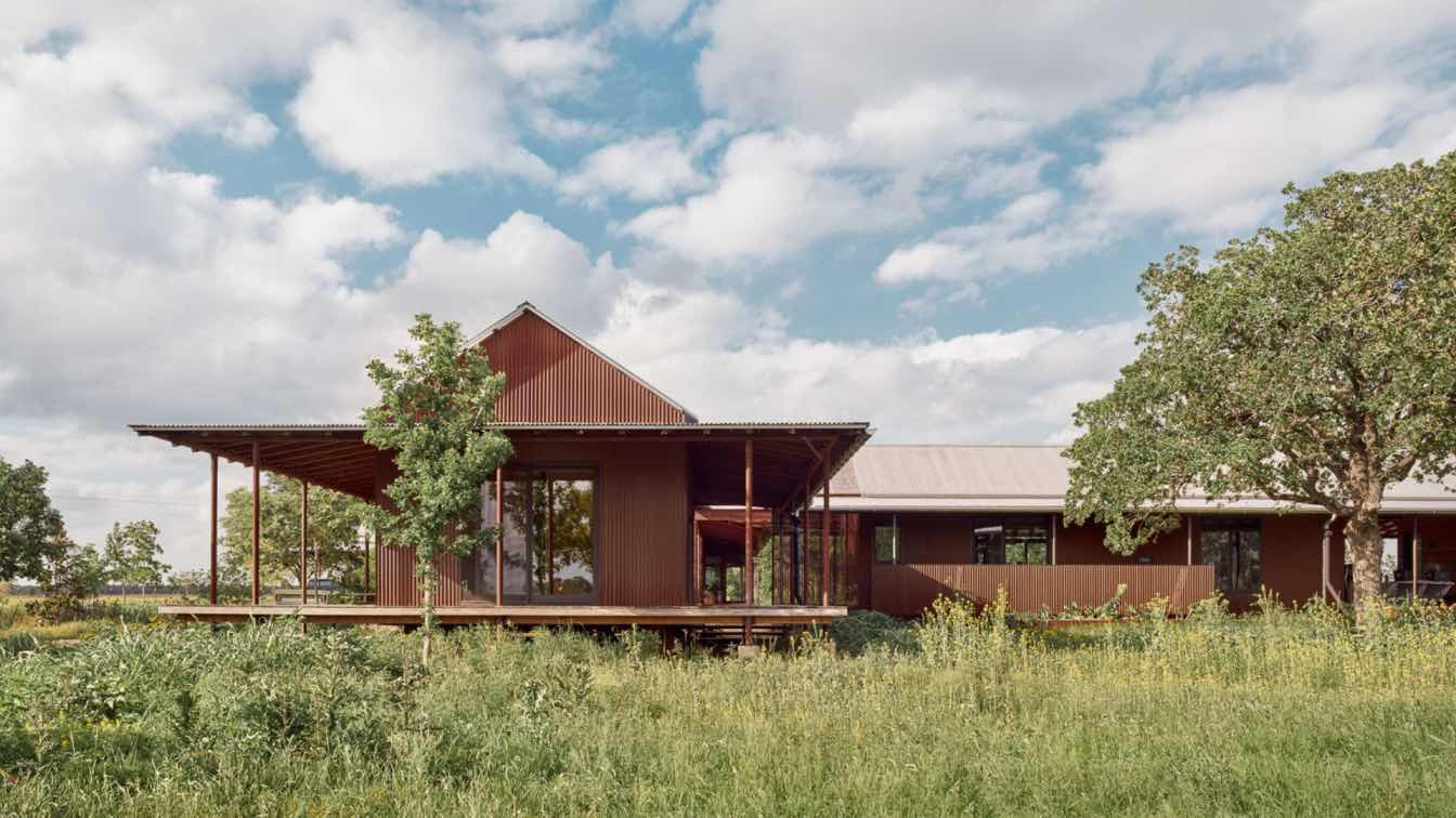 Baldridge Architects designs Roam Ranch,|Houses