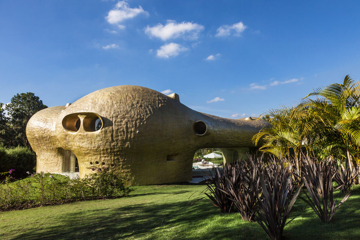 Casa Amoeba em Itú, São Paulo por Javier Senosiain