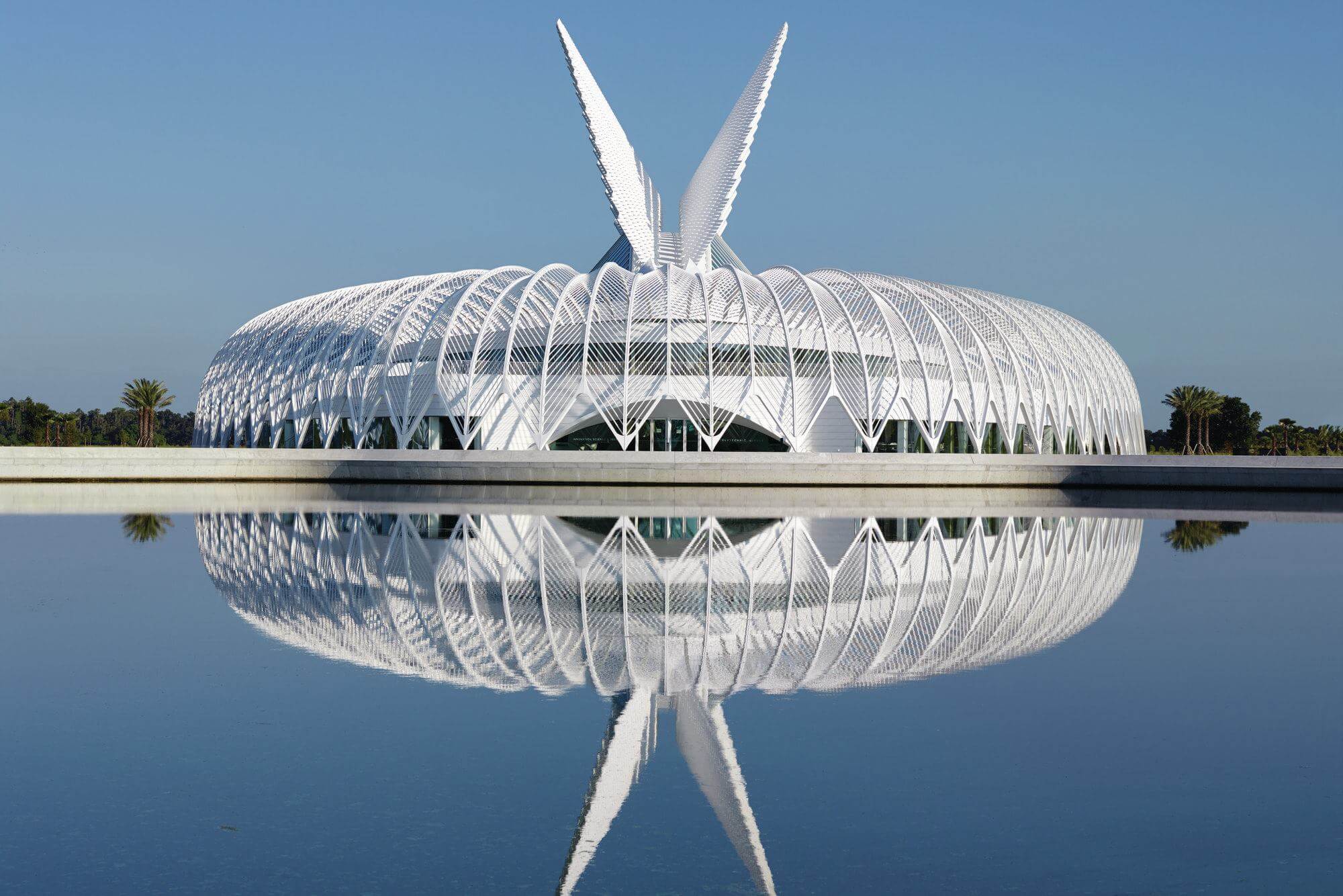 Santiago Calatrava and His 7 Stunning ArArticles