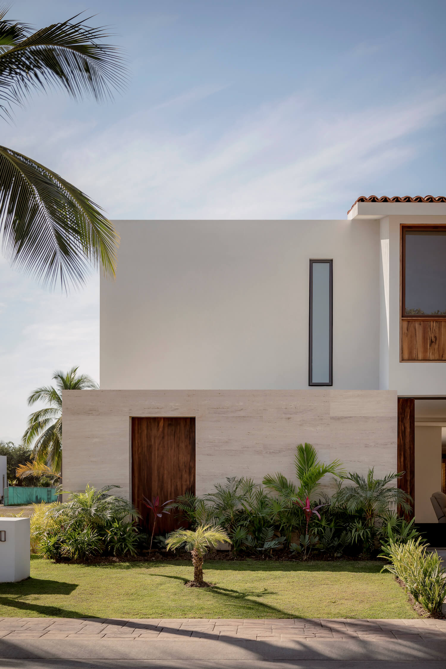 Araujo Galvan Arquitectos designs Casa T|Houses