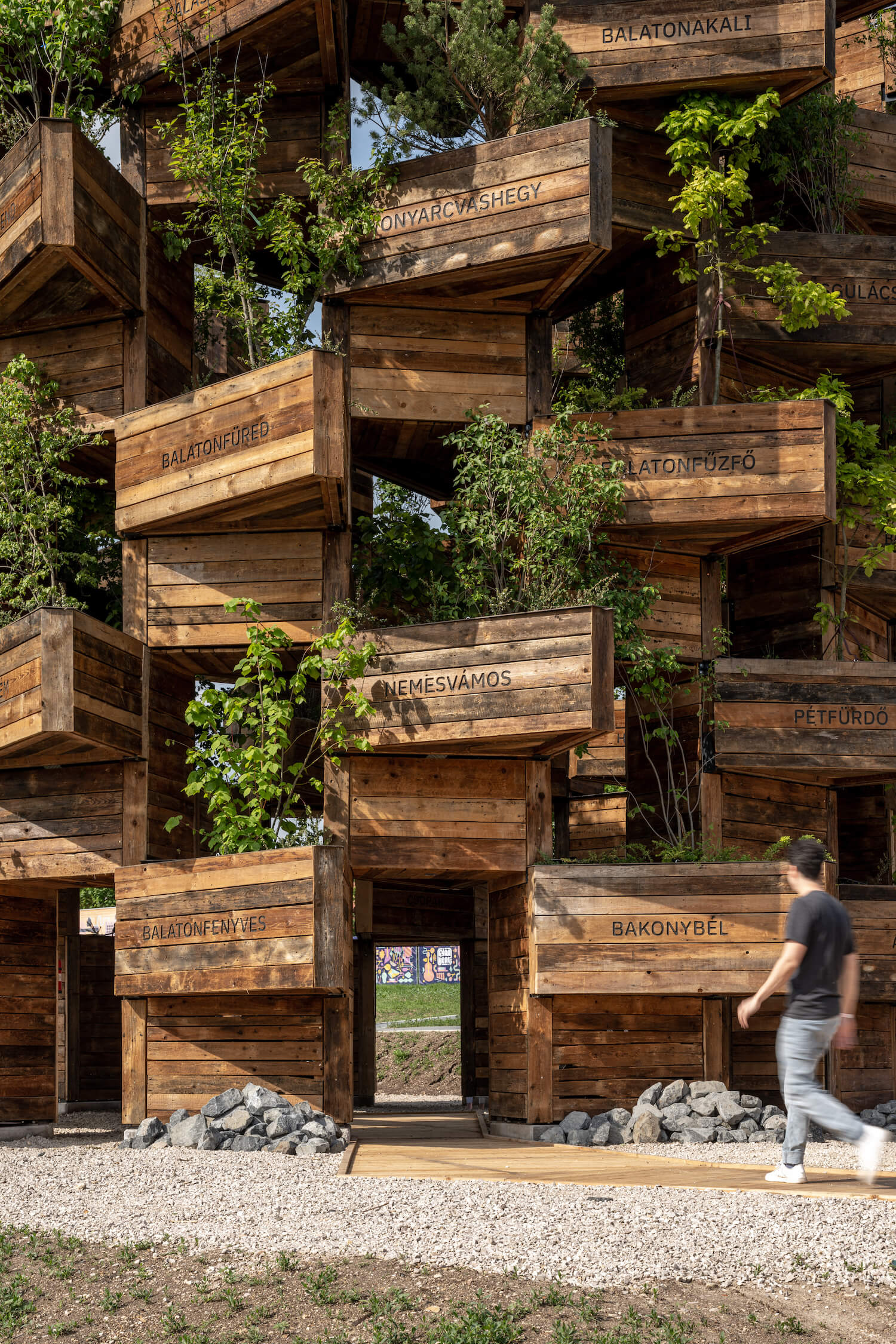 Garden of Communities, Hello Wood's late|Installations