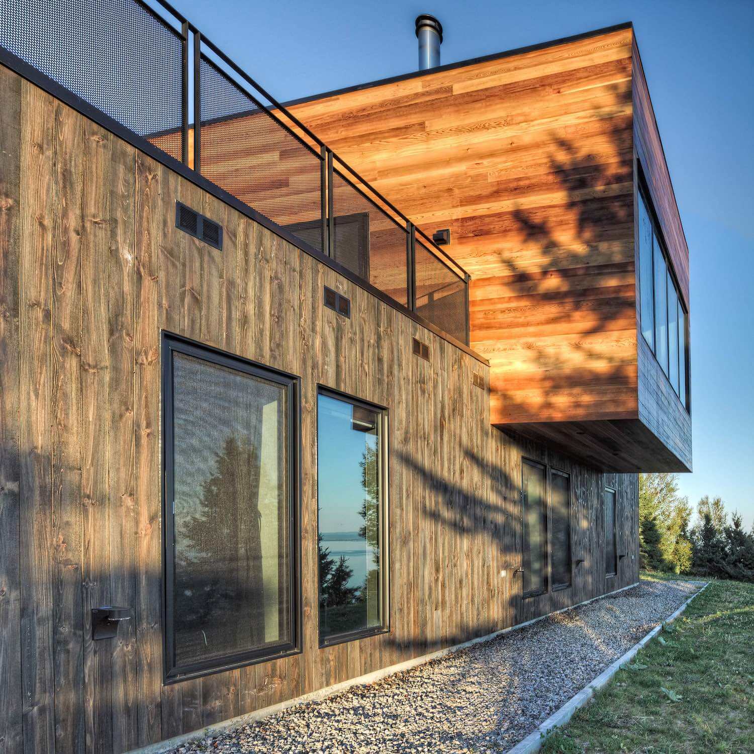 Malbaie V-Le Phare residence in Quebec,|Houses