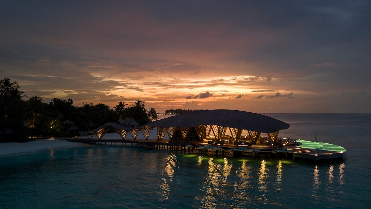 Madi Hiyaa, an overwater bamboo restaura|Restaurant