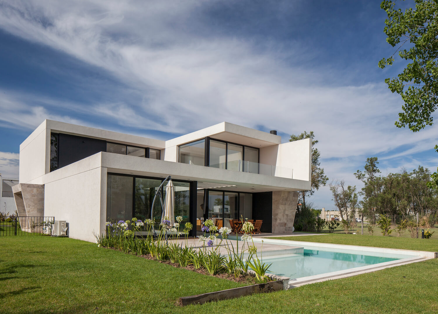 OON Architecture designs Barbarita House|Houses