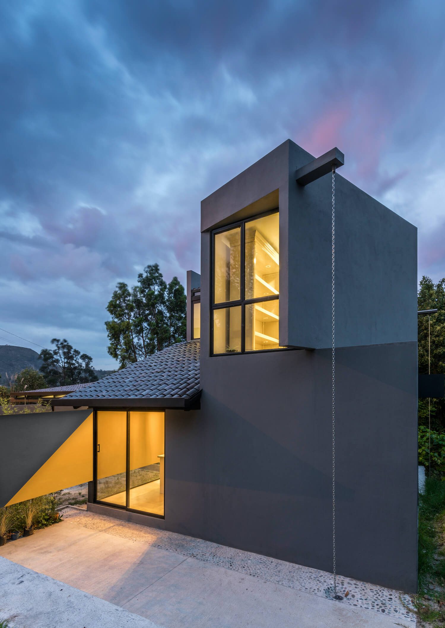 Branches and Rocks Residence in Cuenca,|Houses