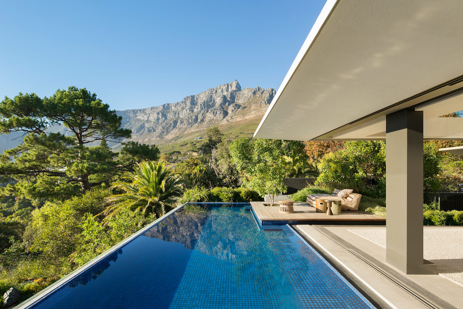 infinity pool with Mountain View 