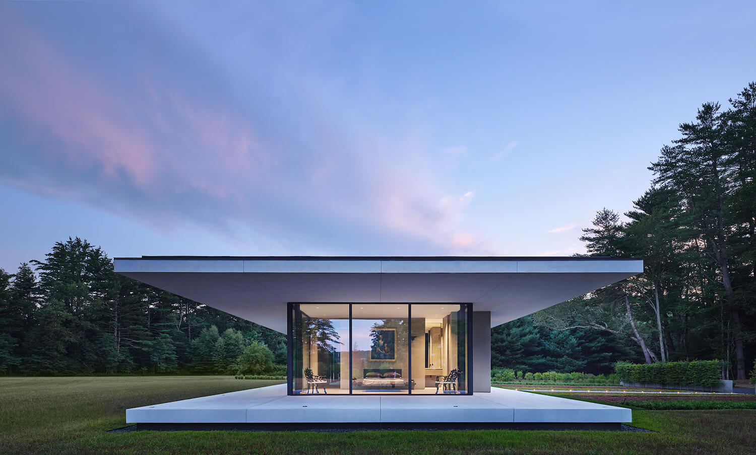 A Magical Glass House Has New Minimalisthouses 6390