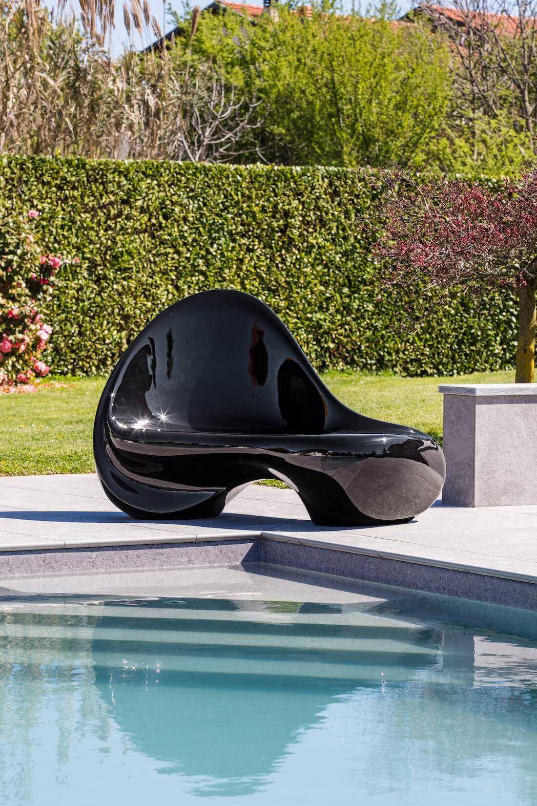 Zaha Hadid Architects' Ripple outdoor so|Sofa