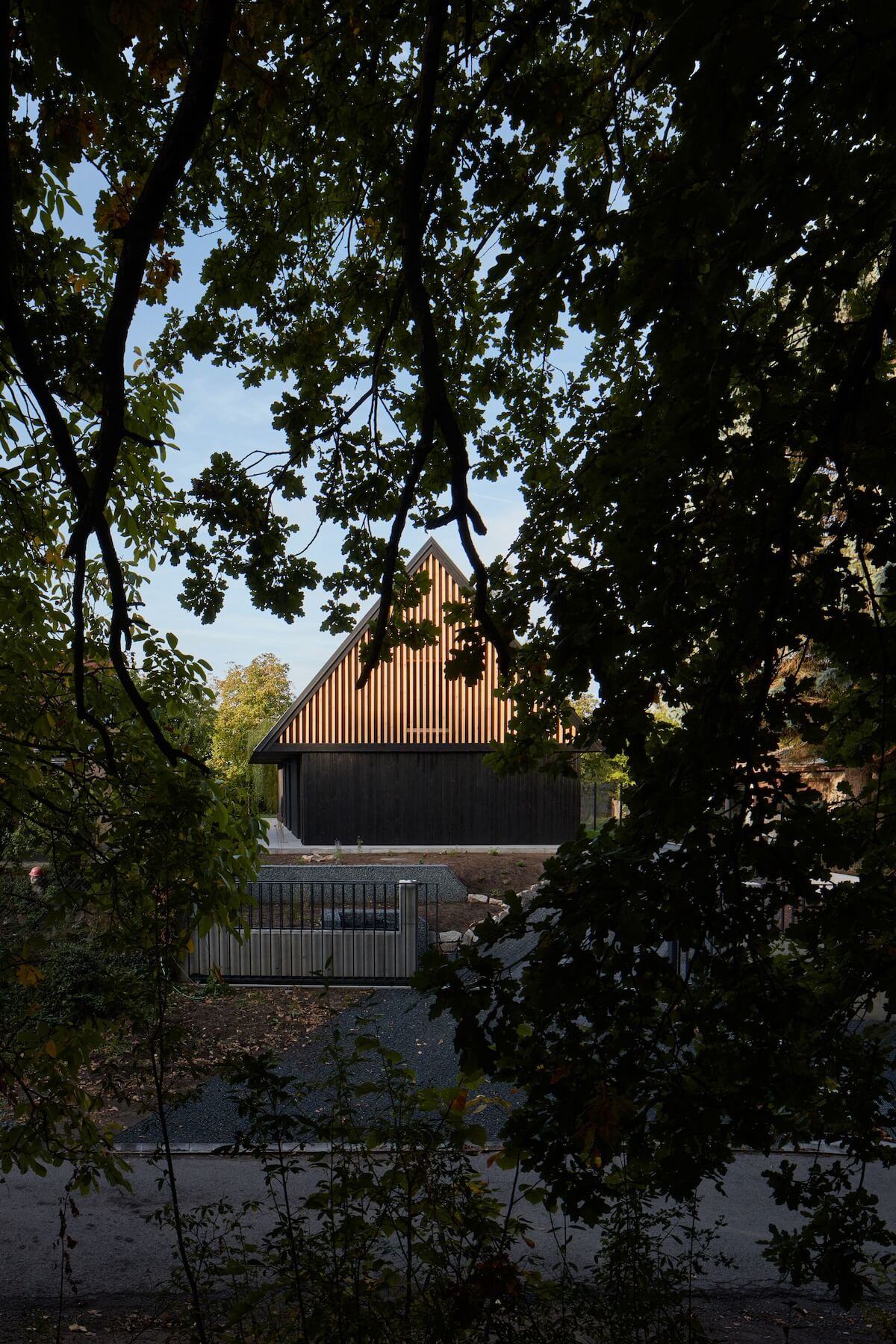 Hut-Inspired House, Říčany, Czech Republ|Houses