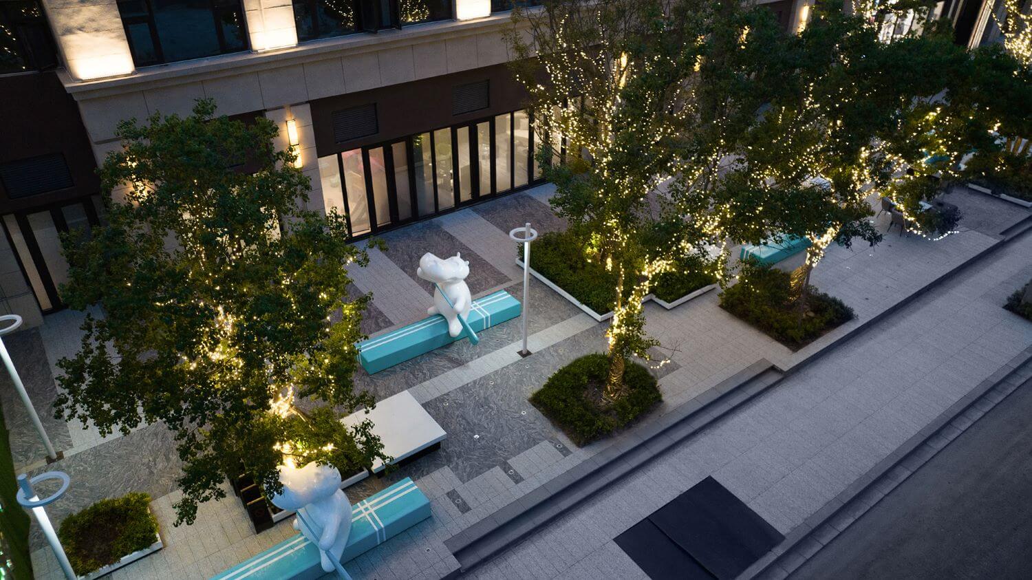 Landscape Design of Lake Mansion by IVVA|Landscape Design
