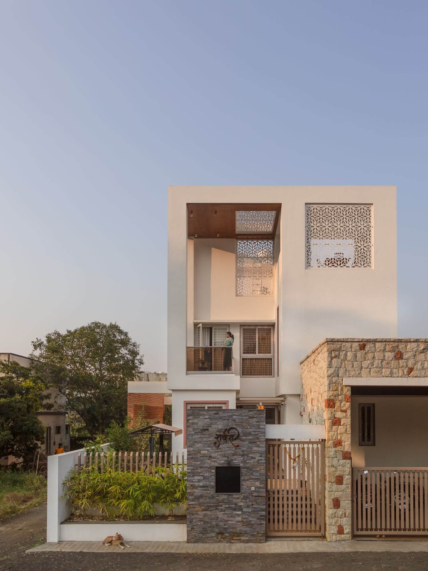 Sharvari House in Satara, India by Mayur|Houses