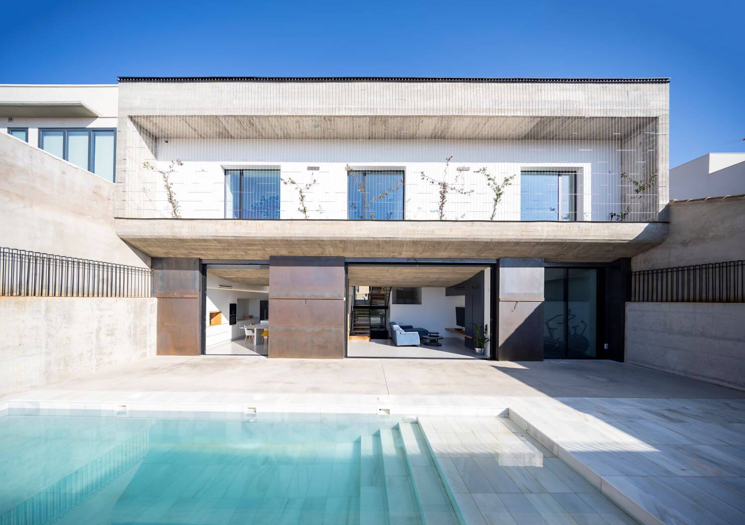 NAU House in Ciudad Real, Spain by MUKA|Houses