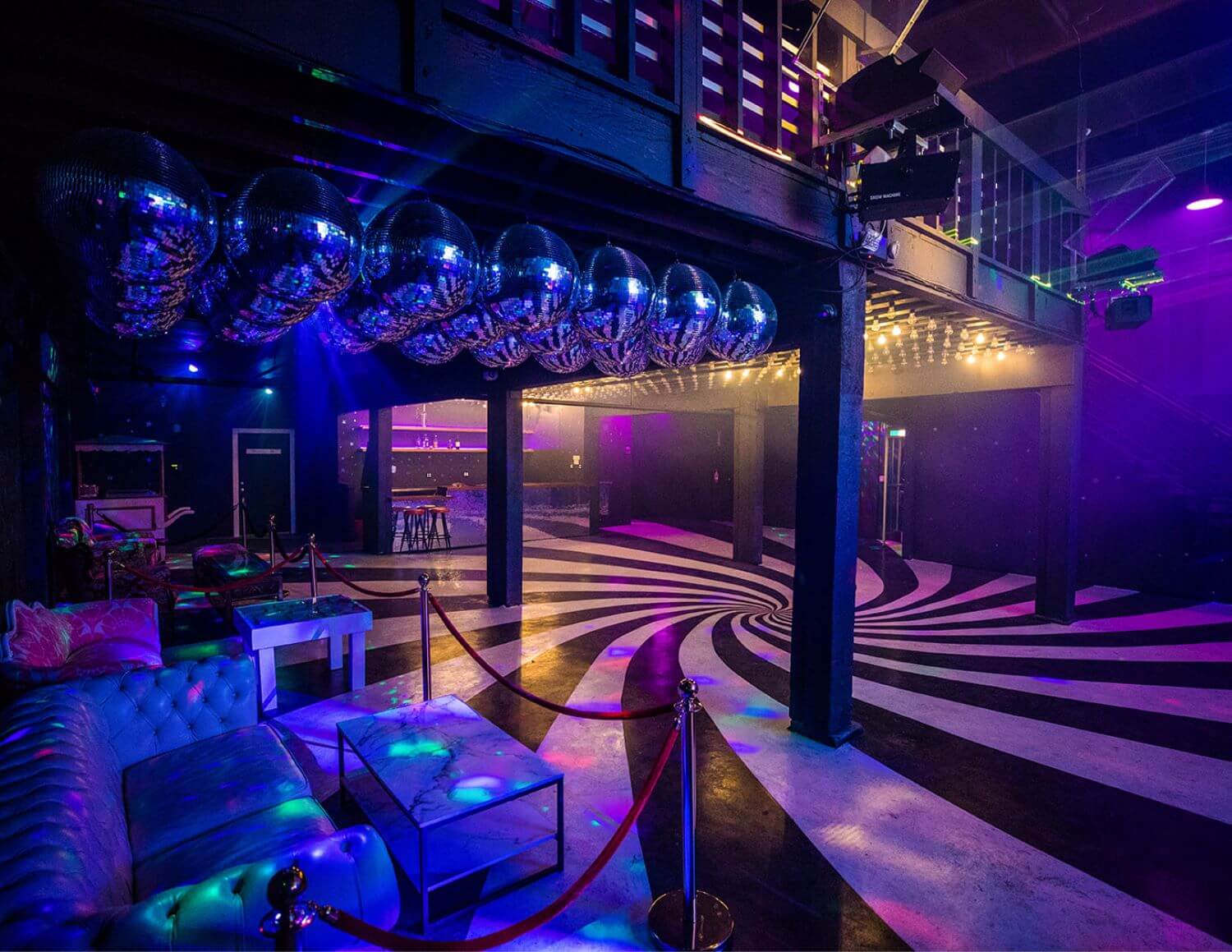 Floor night. Найт студио. Night Club. Зажигалка клуб. Night Entertainment venue.