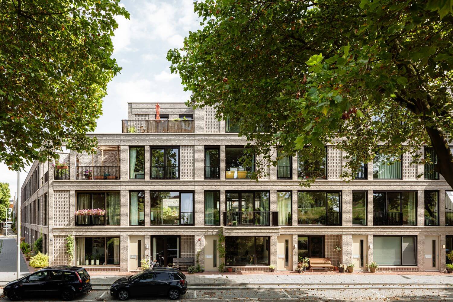 The Hudsons: concluding the restructurin|Residential Building