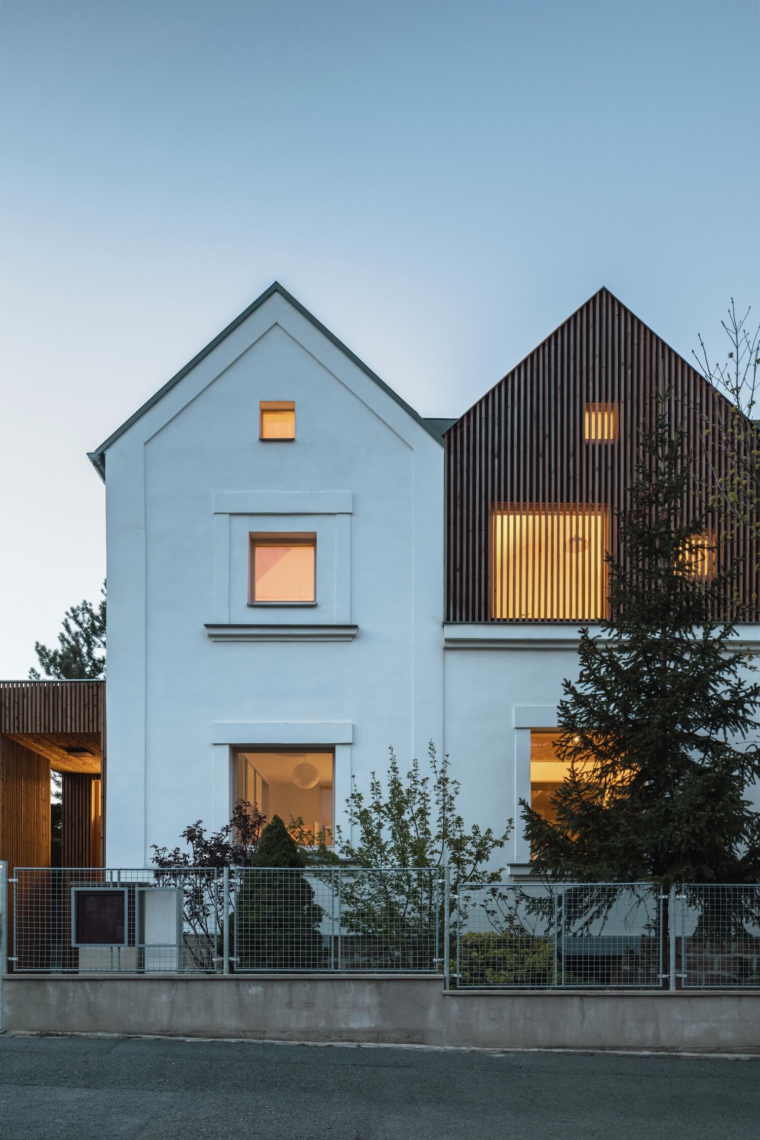 Double Gable House, Pilsen, Czech Republ|Houses