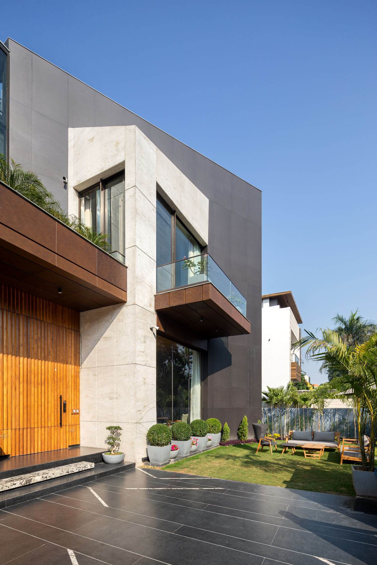 House 91/4 in Panchkula, India by Studio|Houses