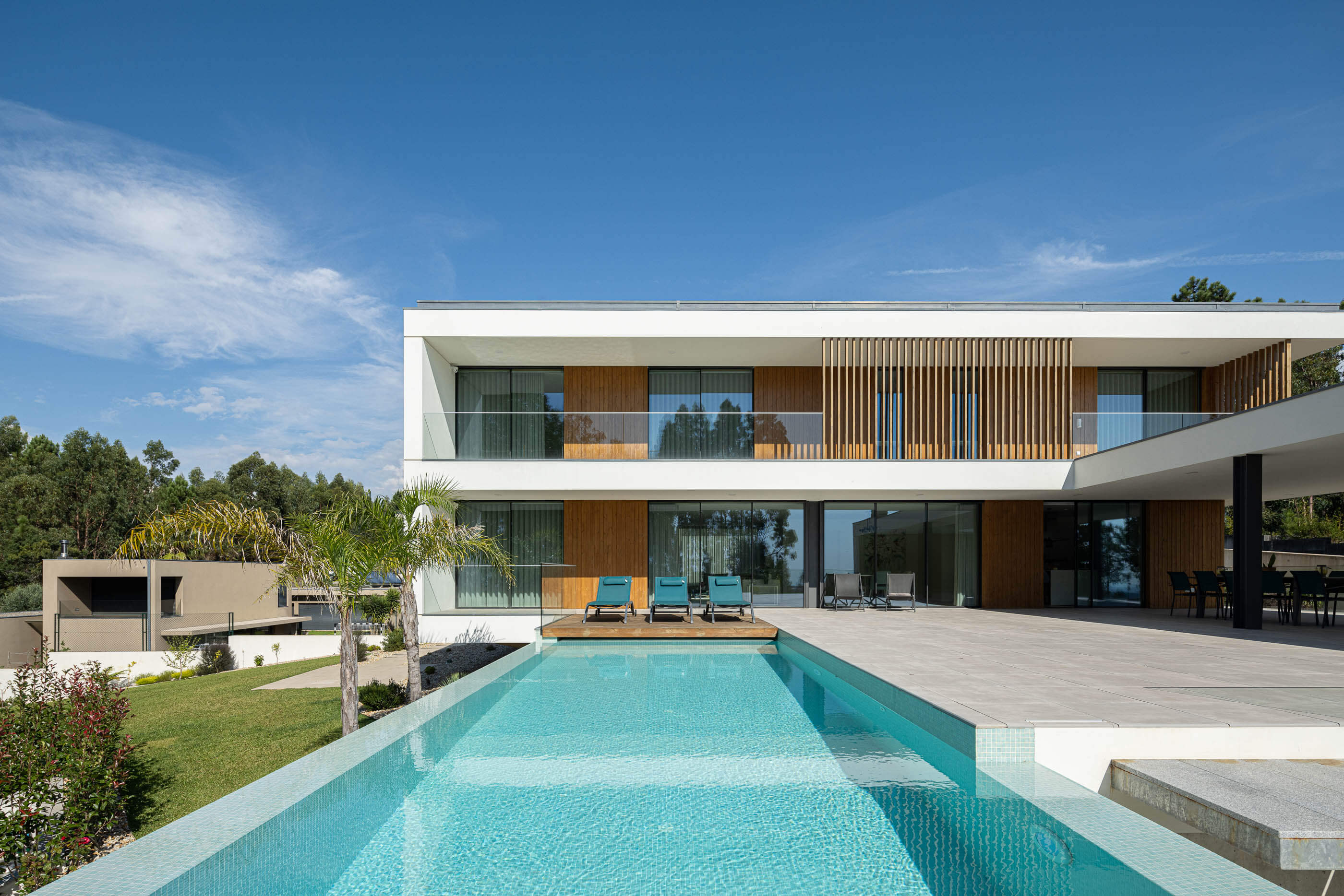 Casa J.M.C. Escapães, Portugal by Atelie|Houses