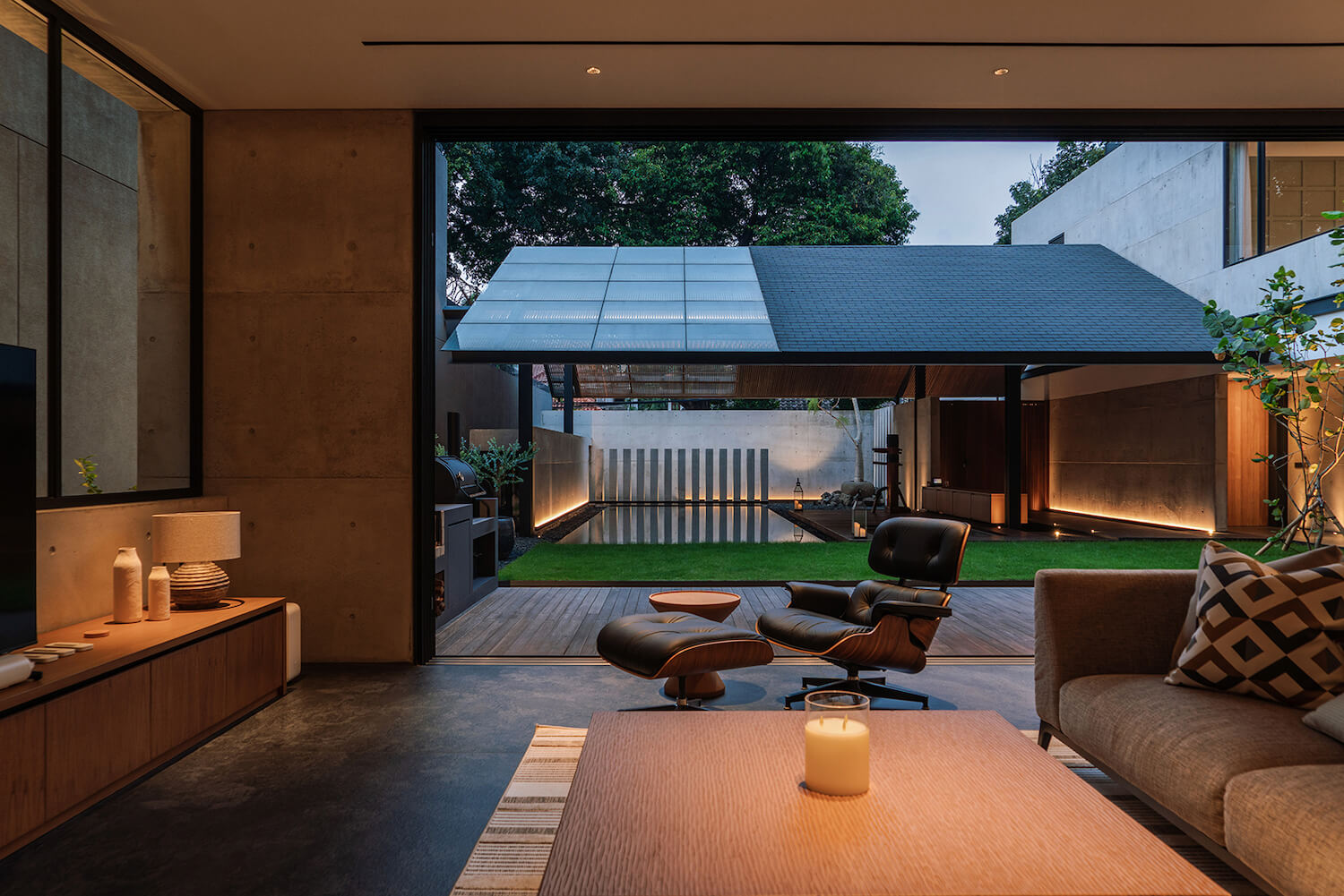 MV Residence, Jakarta, Indonesia by Bitt|Houses