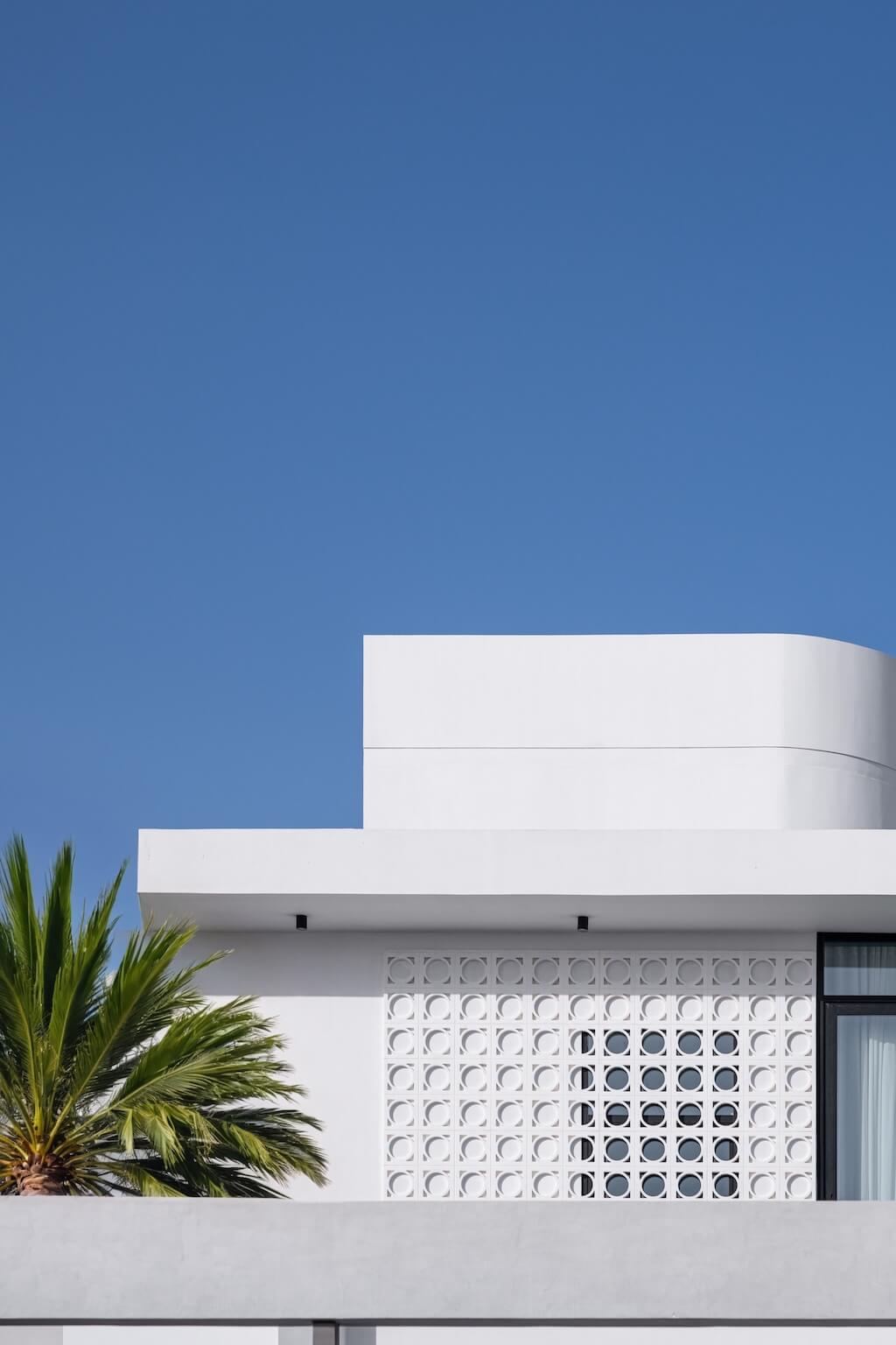 Veil House, Hamala, Bahrain by Enclave A|Houses