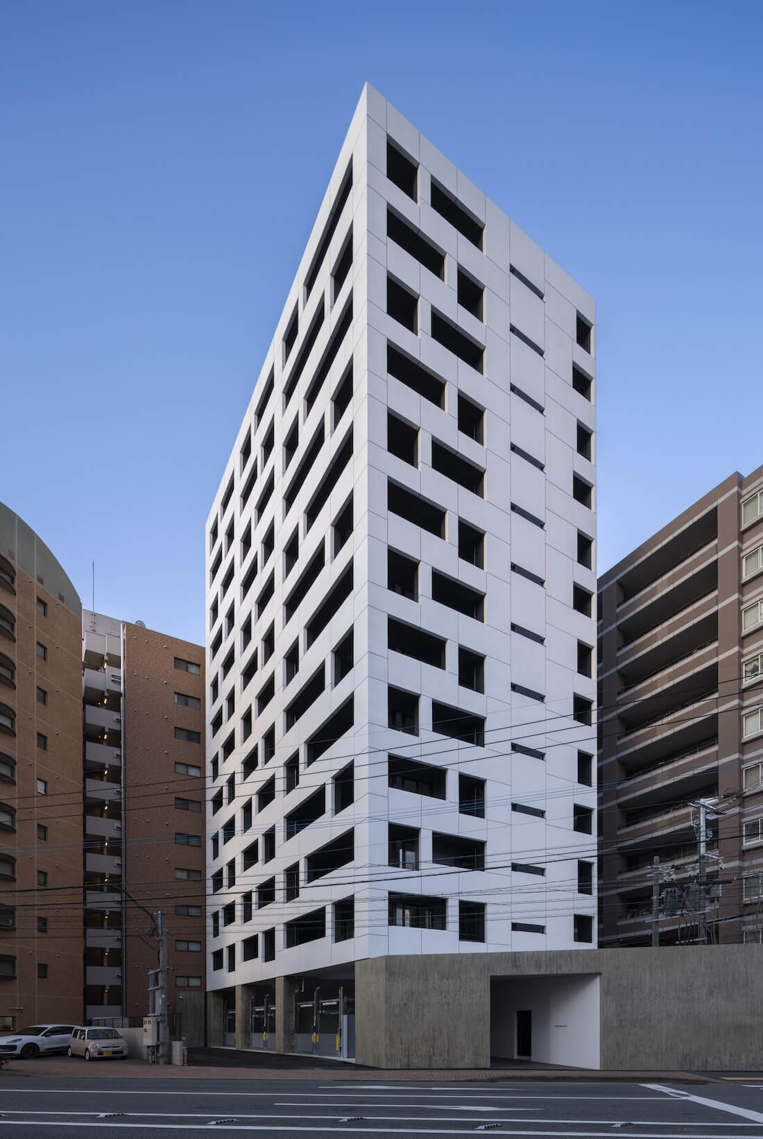 MONOCHROME in Fukuoka, Japan by SAKO Arc|Residential Building