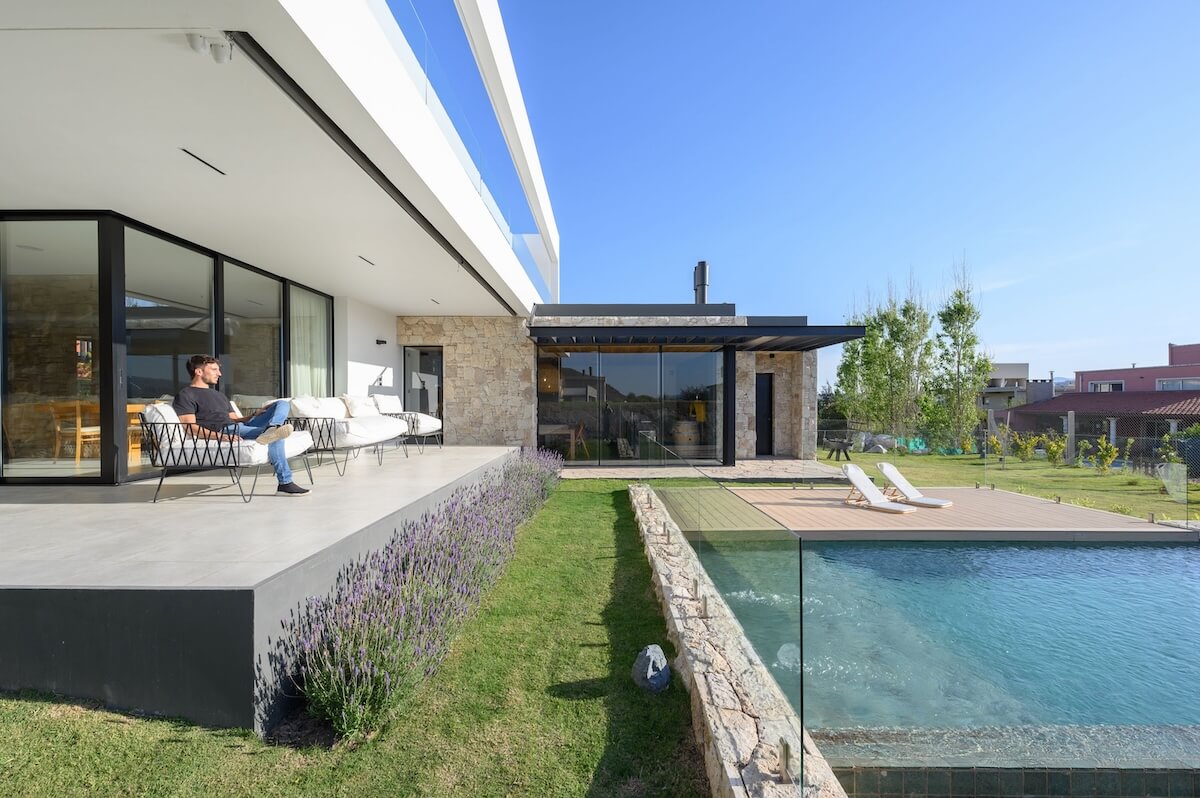 Casa Piedra, Córdoba, Argentina by Estud|Houses